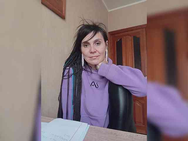 Hellenalonenochka webcam