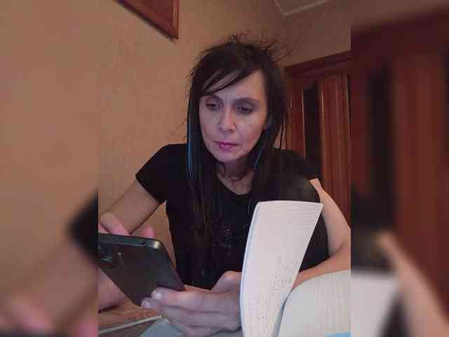 Hellenalonenochka webcam