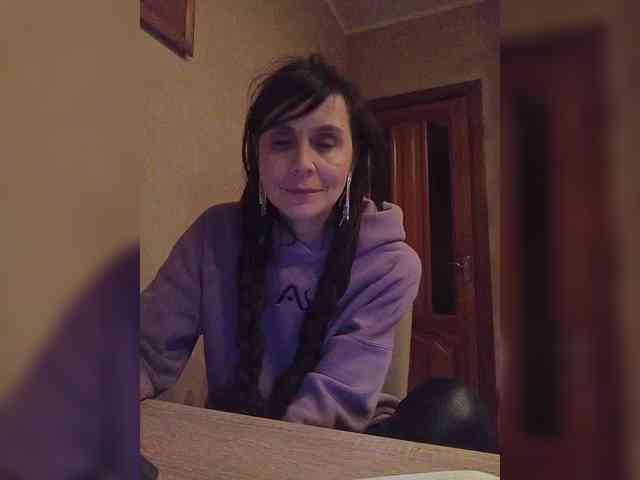 Hellenalonenochka webcam