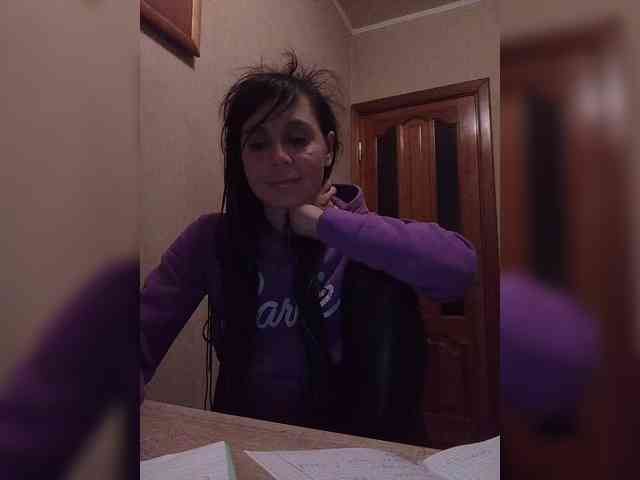 Hellenalonenochka webcam