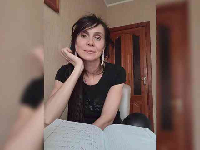 Hellenalonenochka webcam