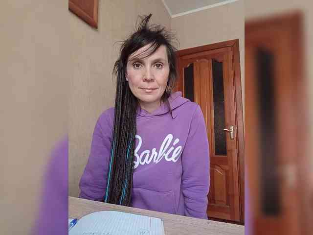 Hellenalonenochka webcam