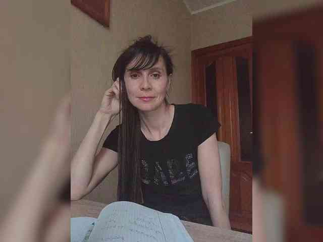 Hellenalonenochka webcam