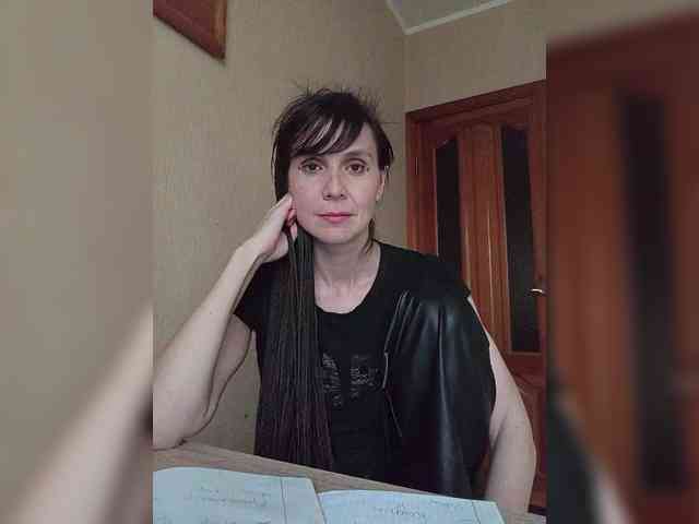 Hellenalonenochka webcam