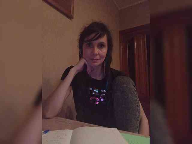 Hellenalonenochka webcam