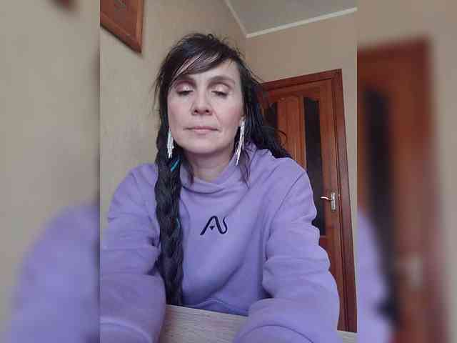 Hellenalonenochka webcam