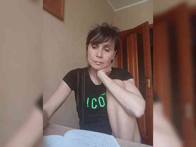 Hellenalonenochka webcam