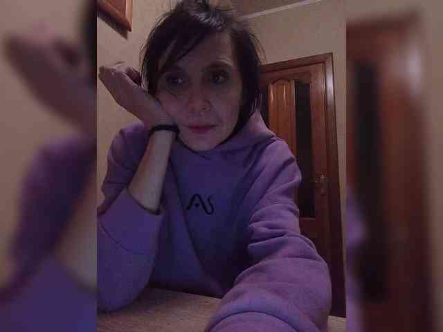 Hellenalonenochka webcam