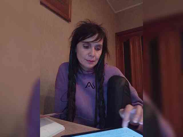 Hellenalonenochka webcam