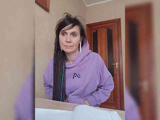 Hellenalonenochka webcam