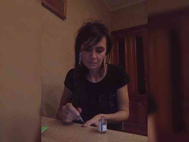 Hellenalonenochka webcam