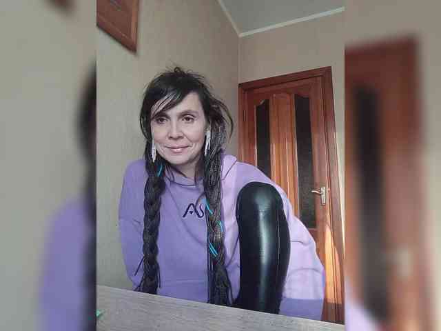 Hellenalonenochka webcam