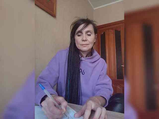 Hellenalonenochka webcam