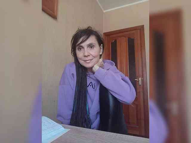 Hellenalonenochka webcam