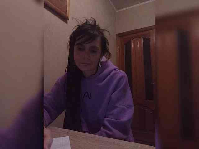 Hellenalonenochka webcam