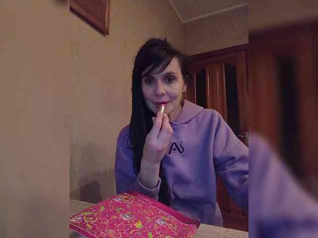 Hellenalonenochka webcam