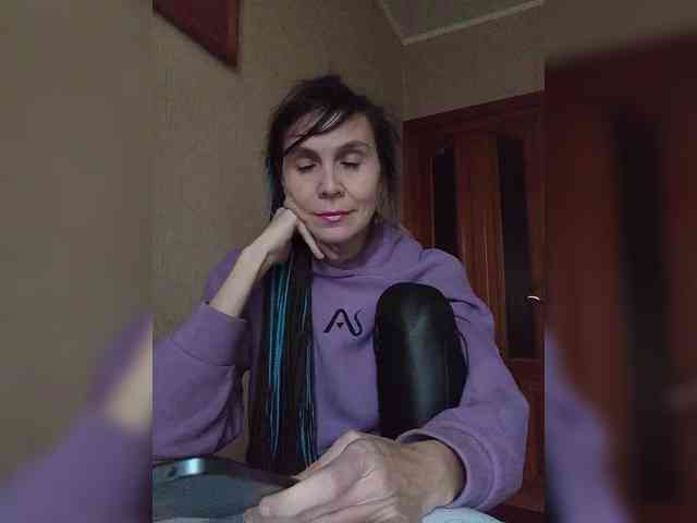 Hellenalonenochka webcam