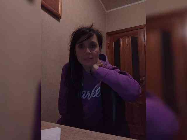 Hellenalonenochka webcam