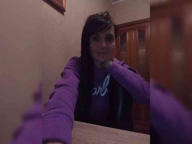 Hellenalonenochka webcam