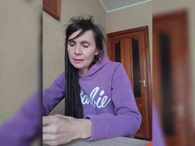 Hellenalonenochka webcam