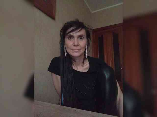 Hellenalonenochka webcam