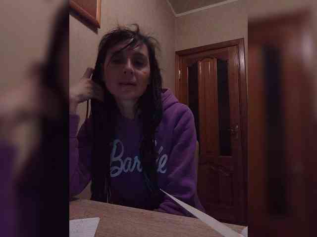 Hellenalonenochka webcam