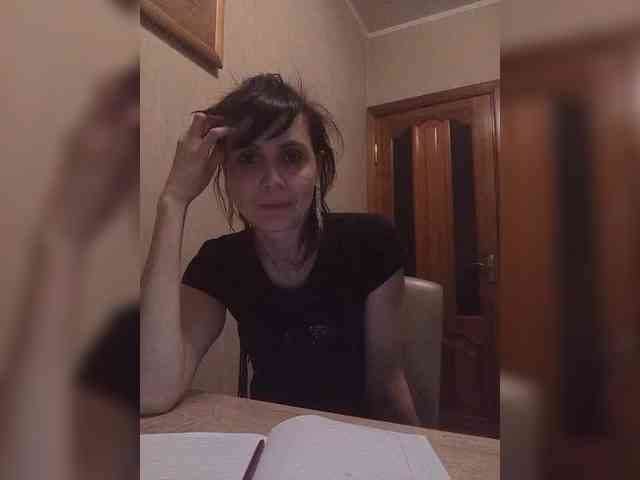 Hellenalonenochka webcam