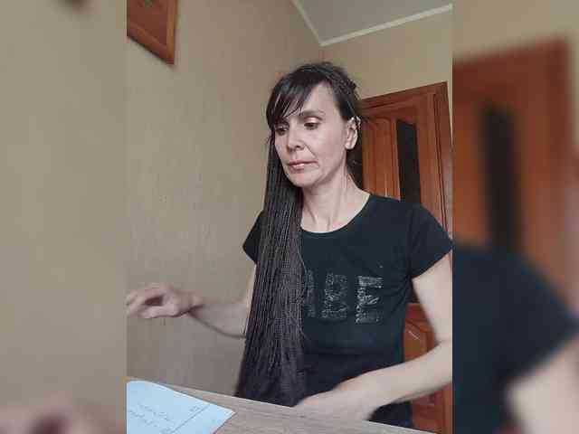 Hellenalonenochka webcam