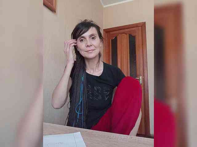 Hellenalonenochka webcam