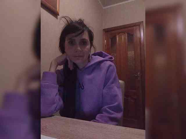 Hellenalonenochka webcam