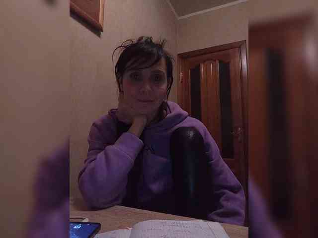 Hellenalonenochka webcam