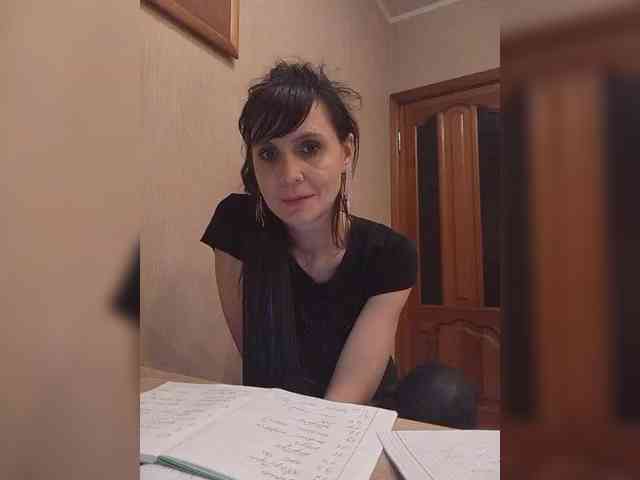 Hellenalonenochka webcam