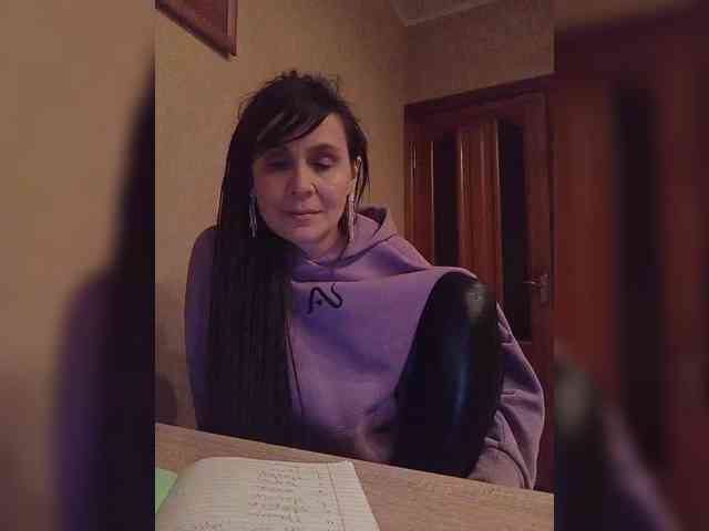 Hellenalonenochka webcam