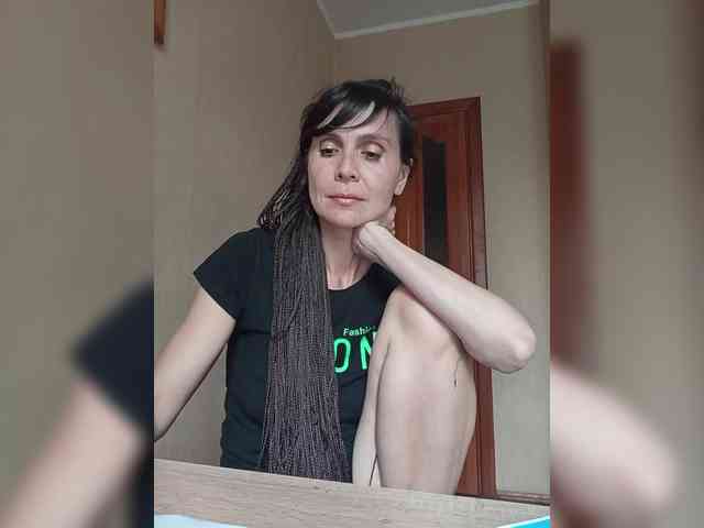 Hellenalonenochka webcam