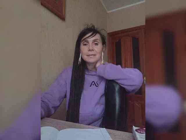 Hellenalonenochka webcam