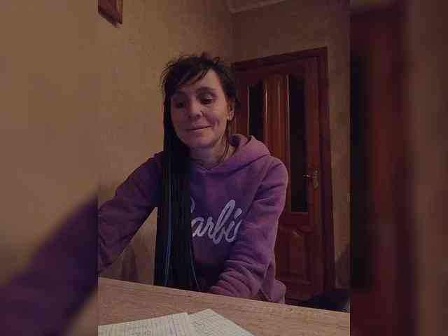 Hellenalonenochka webcam