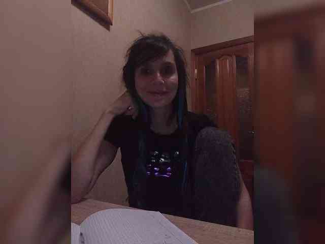 Hellenalonenochka webcam