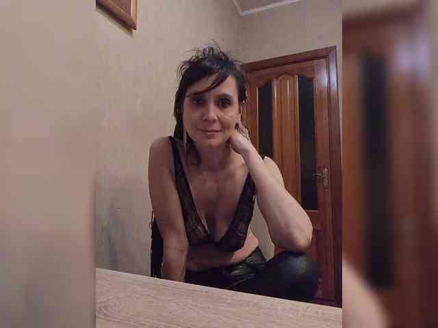 Hellenalonenochka webcam