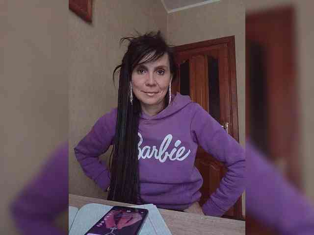 Hellenalonenochka webcam