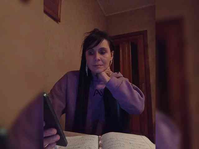 Hellenalonenochka webcam