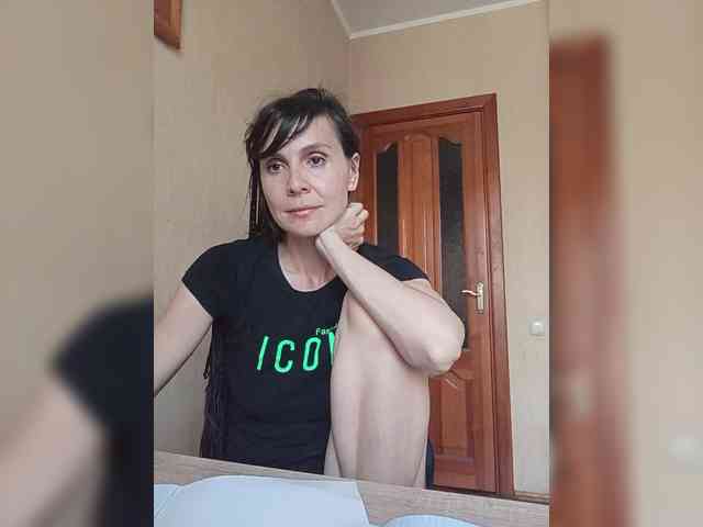 Hellenalonenochka webcam