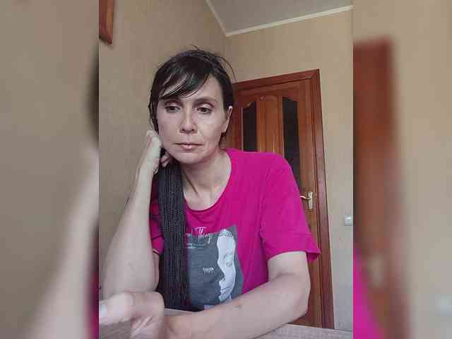Hellenalonenochka webcam