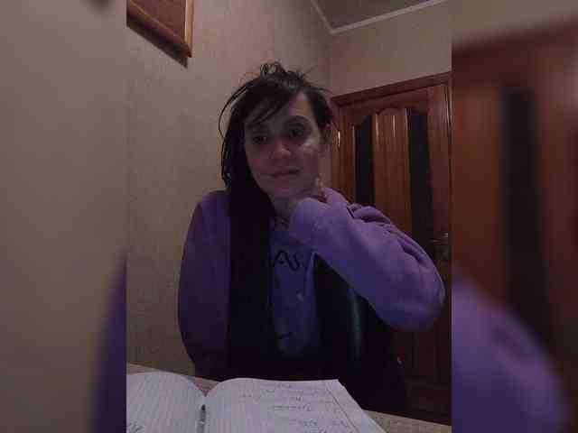 Hellenalonenochka webcam