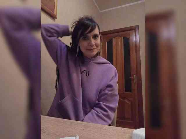 Hellenalonenochka webcam