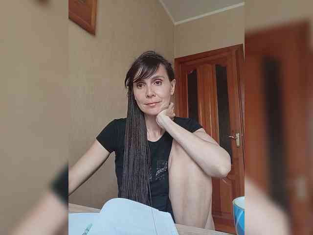 Hellenalonenochka webcam