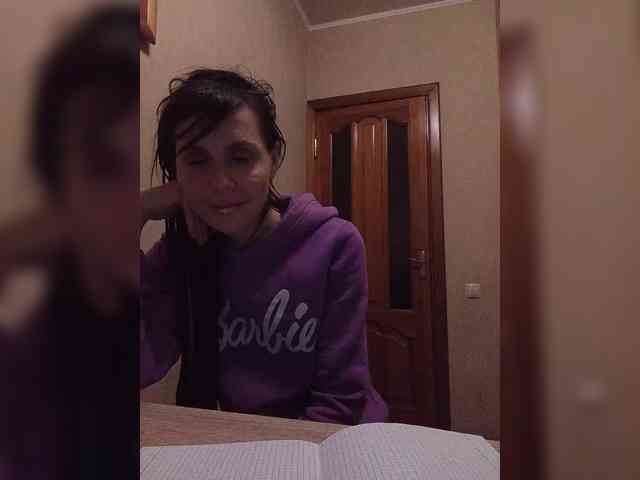 Hellenalonenochka webcam