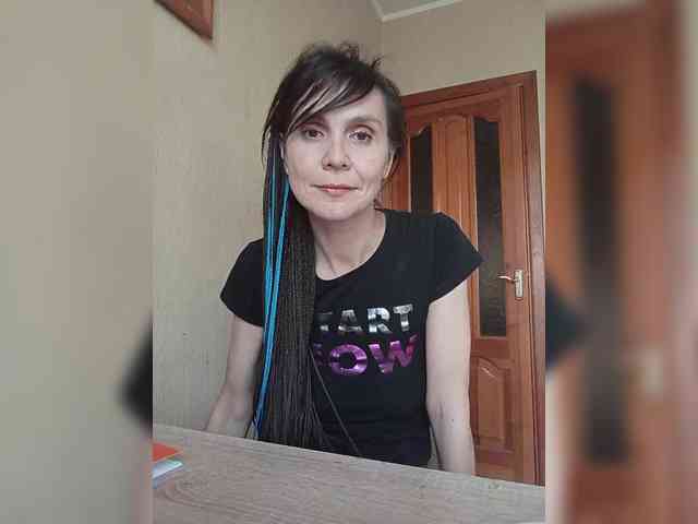 Hellenalonenochka webcam