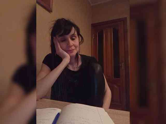 Hellenalonenochka webcam