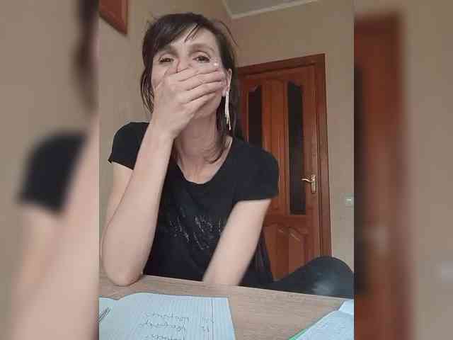 Hellenalonenochka webcam