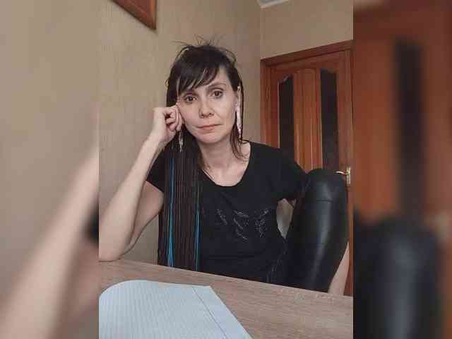 Hellenalonenochka webcam